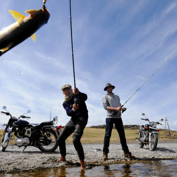 Un tour de Mongolie à moto Royal Enfield avec les français de Vintage Rides